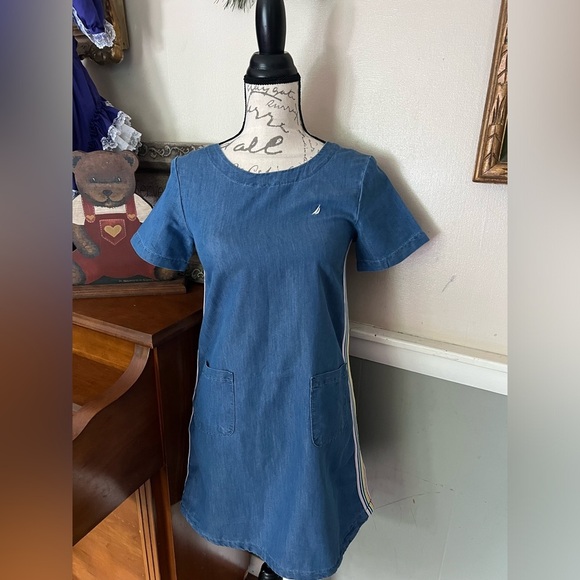 GIRLS NAUTICA DENIM SHORT SLEEVE LIGHTWEIGHT DRESS WITH POCKETS NWOT - Picture 1 of 5